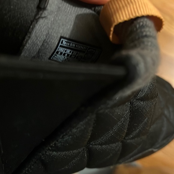 New Teva Ember Mid Boot Quilted Black Womens 8 - Picture 12 of 15